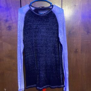 Buckle men’s long sleeve.